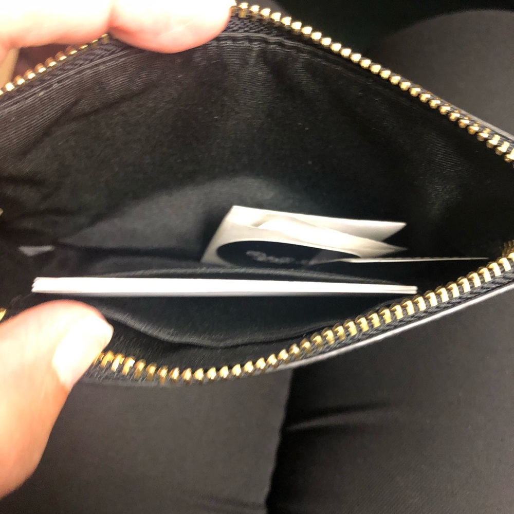 📣Black ✨Coach zip wristlet - Picture 3 of 4